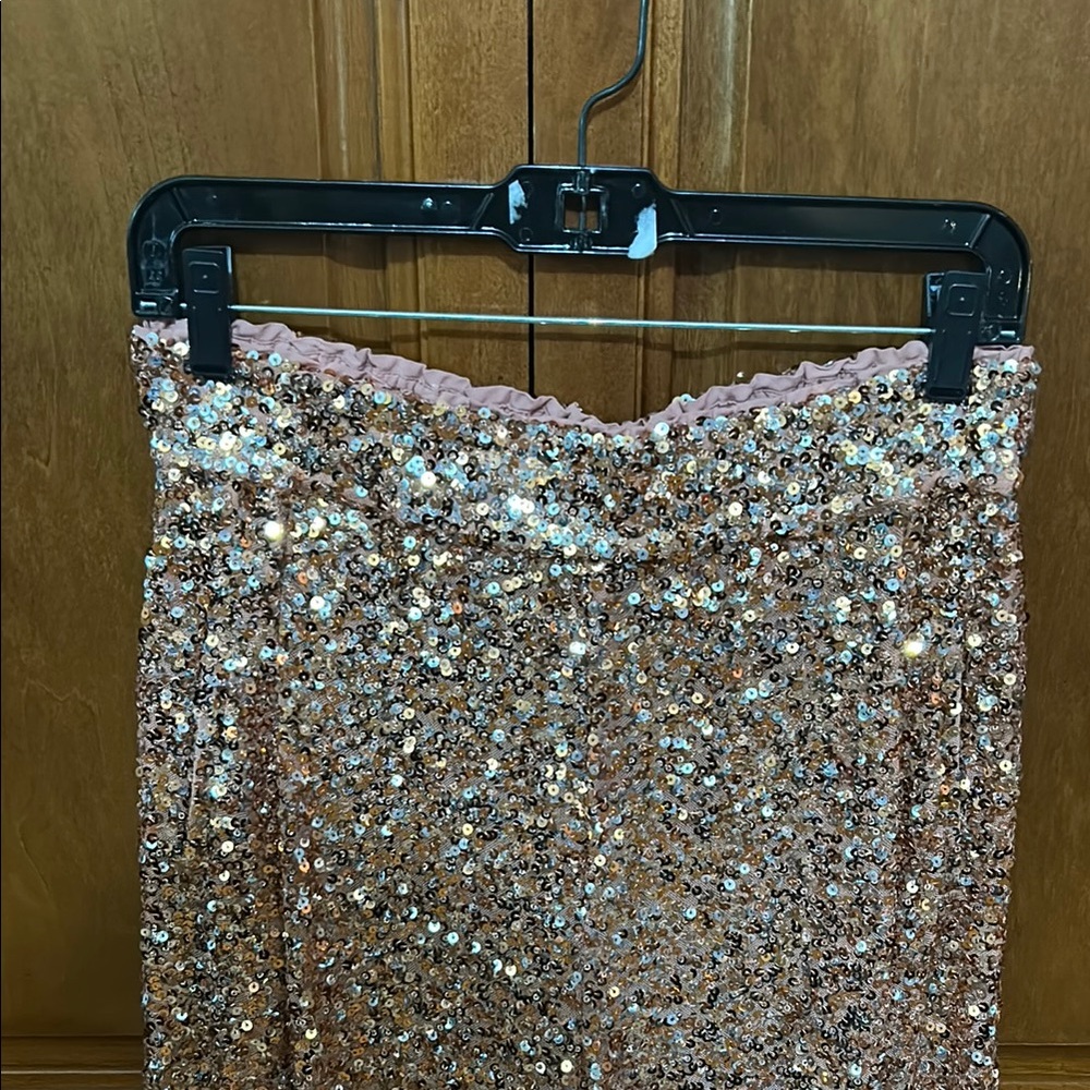 Sequin Wide-Leg Rose Gold Pant - Picture 4 of 9